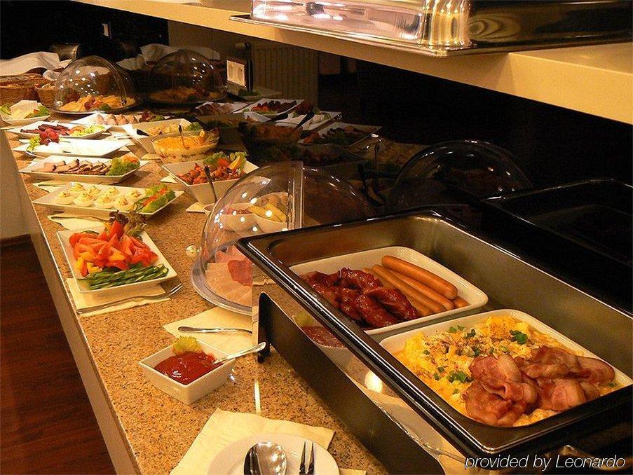 Hotel Pod Lwem Elblag Ngoại thất bức ảnh